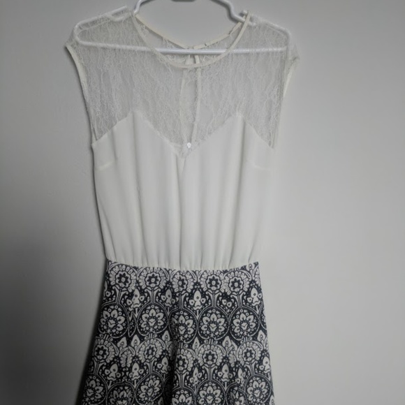 JustFab Floral Fit & Flare Dress- Size Small - Picture 2 of 8